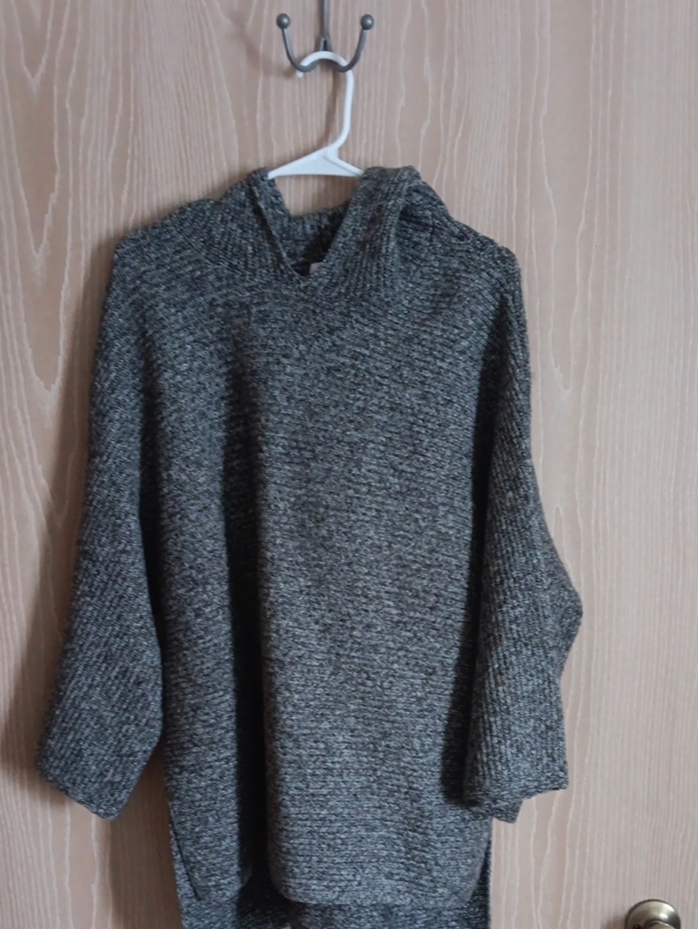 Old Navy Women's Hooded Knit Sweater in Charcoal Gray